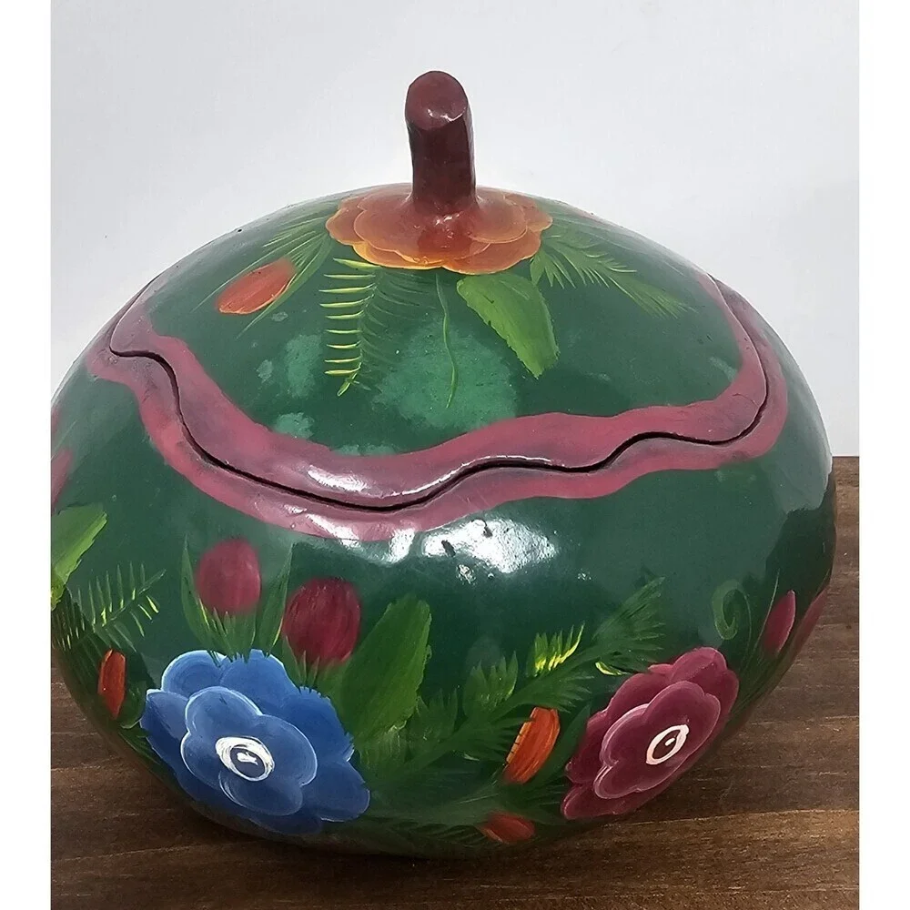 Hand Painted Lacquered Folk Art Olinalá Gourd Trinket Box Green Floral Mexico
